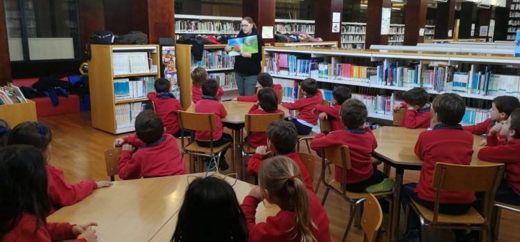 Los alumnos de Infantil de La Salle Alcoi visitan el Aula de Lectura de la Zona Nord Los alumnos de Infantil de La Salle Alcoi visitan el Aula de Lectura de la Zona Nord