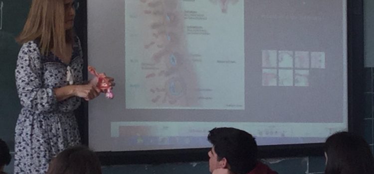 Los alumnos de 3ºESO de La Salle Alcoi reciben una masterclass de Biología Los alumnos de 3ºESO de La Salle Alcoi reciben una masterclass de Biología