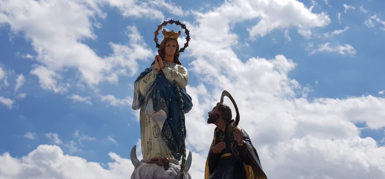 La Virgen de los Lirios se despide de La Salle Alcoi La Virgen de los Lirios se despide de La Salle Alcoi