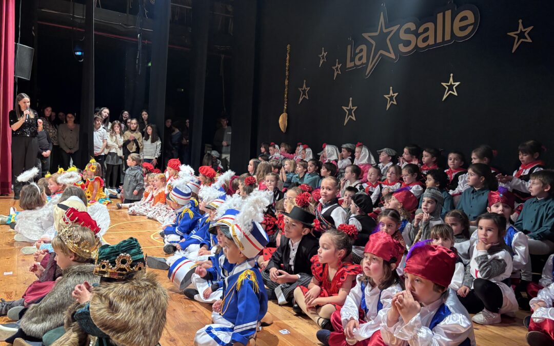 La Salle Alcoi celebra la tradición y la magia en su espectacular Festival de Navidad «Un viaje por España